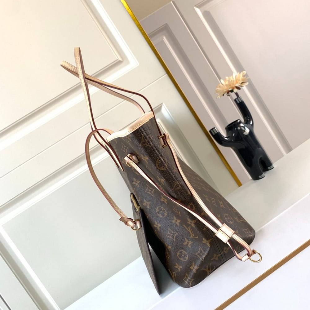 Louis Vuitton Neverfull GM in Monogram Canvas