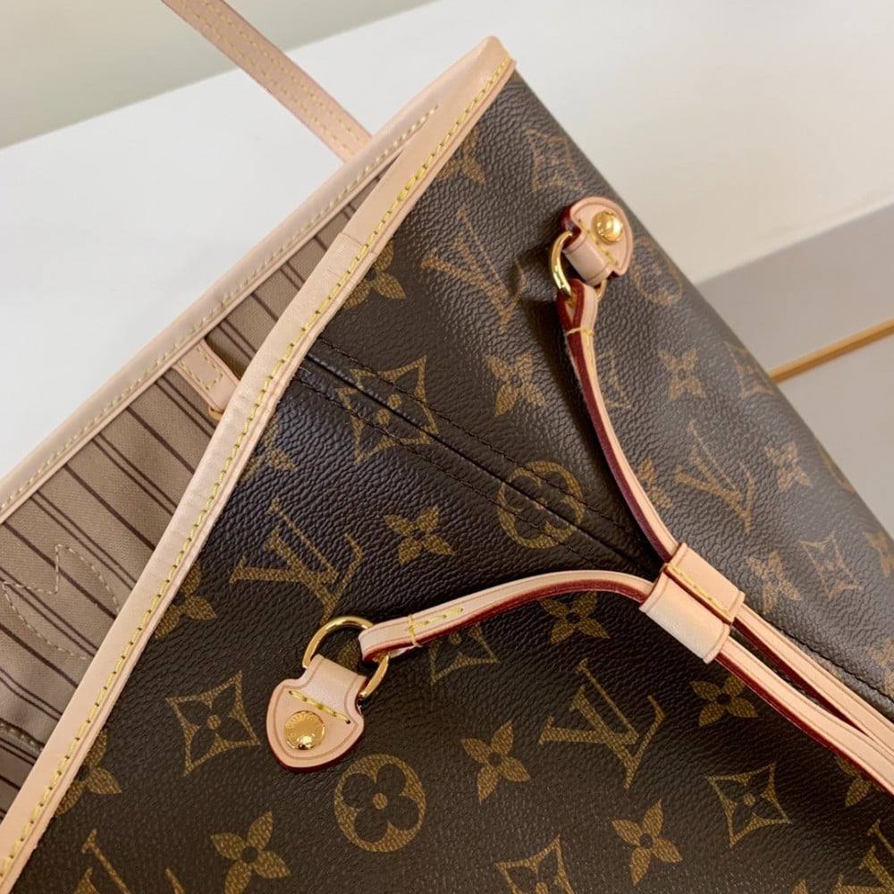 Louis Vuitton Neverfull GM in Monogram Canvas