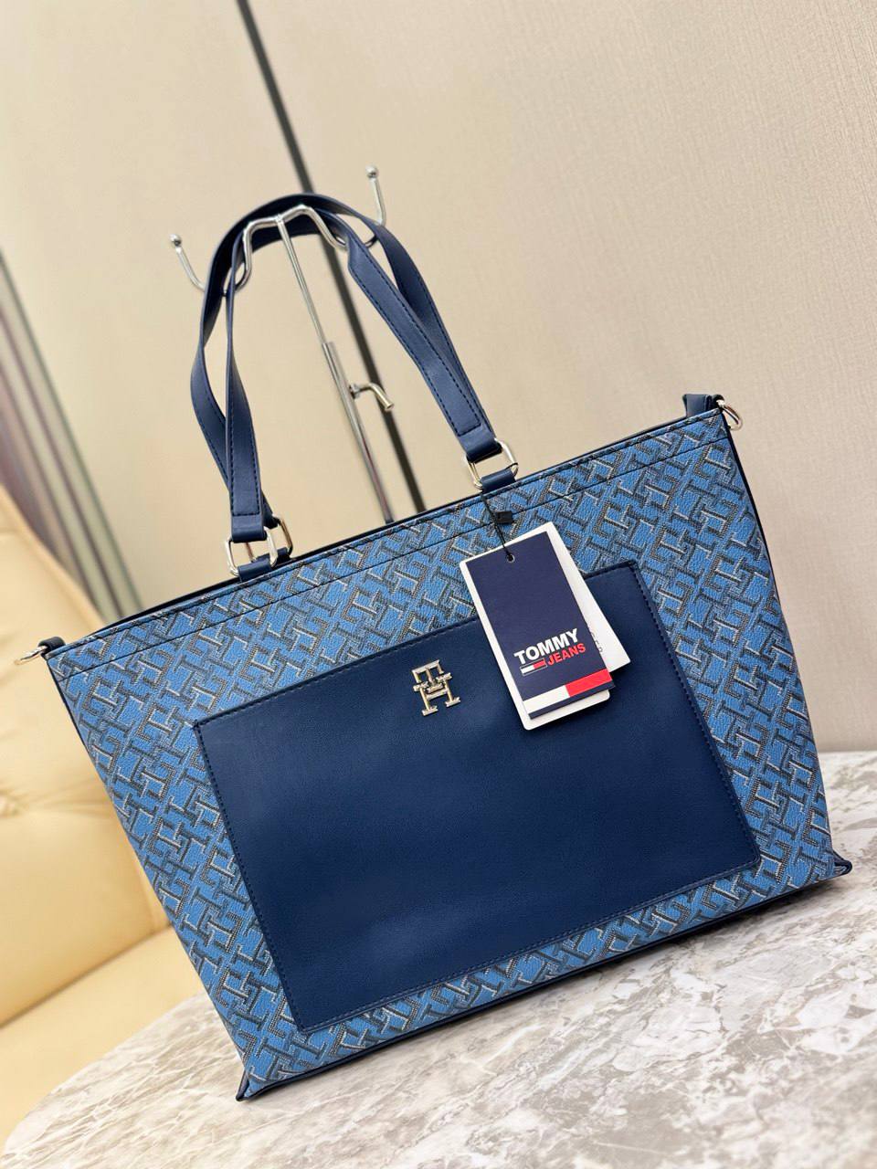 Tommy Hilfiger Tote Bag