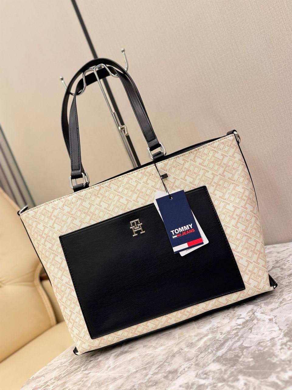 Tommy Hilfiger Tote Bag