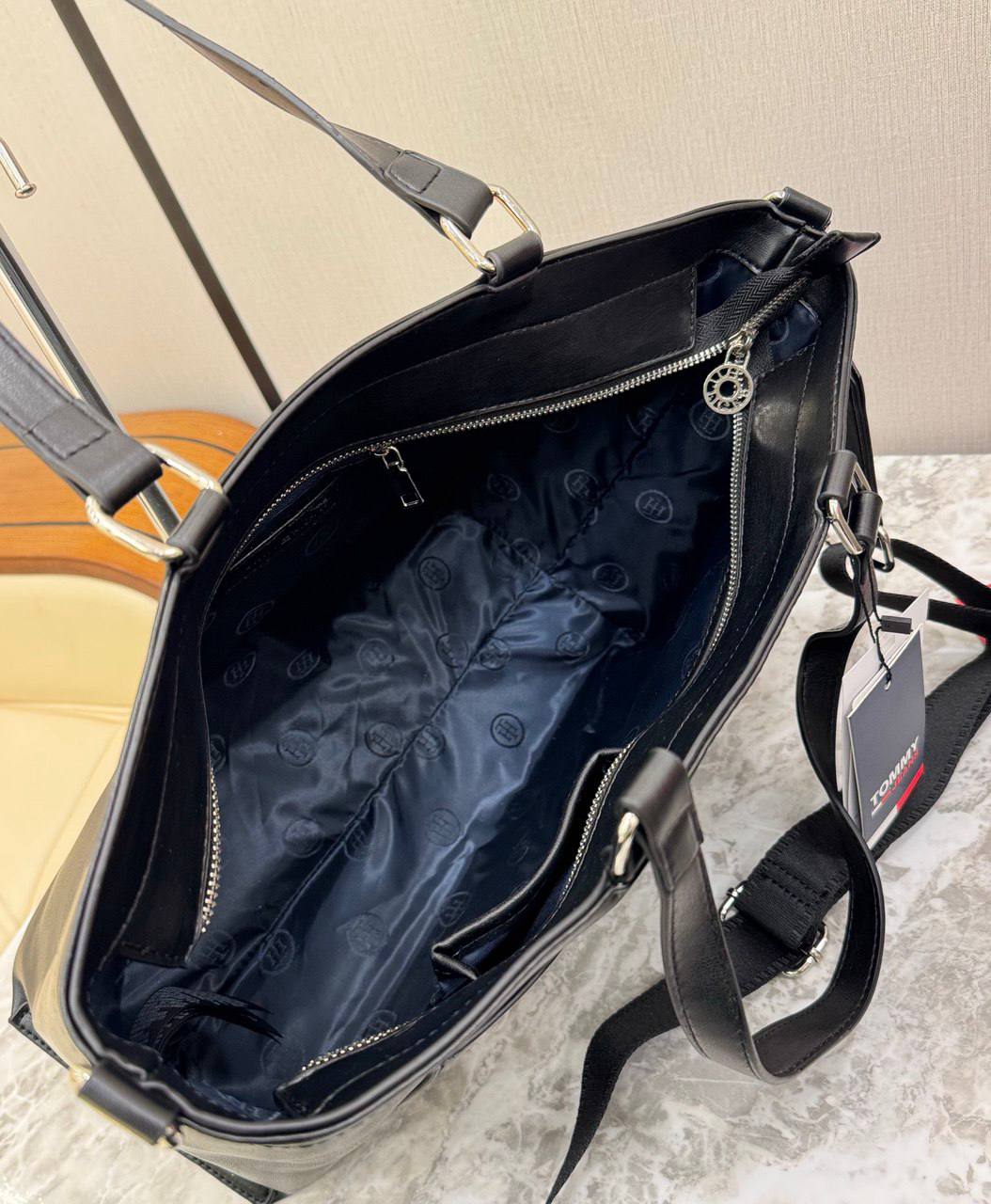 Tommy Hilfiger Tote Bag