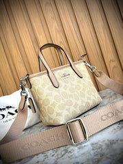 Coach City Tote Bag In Signature Canvas