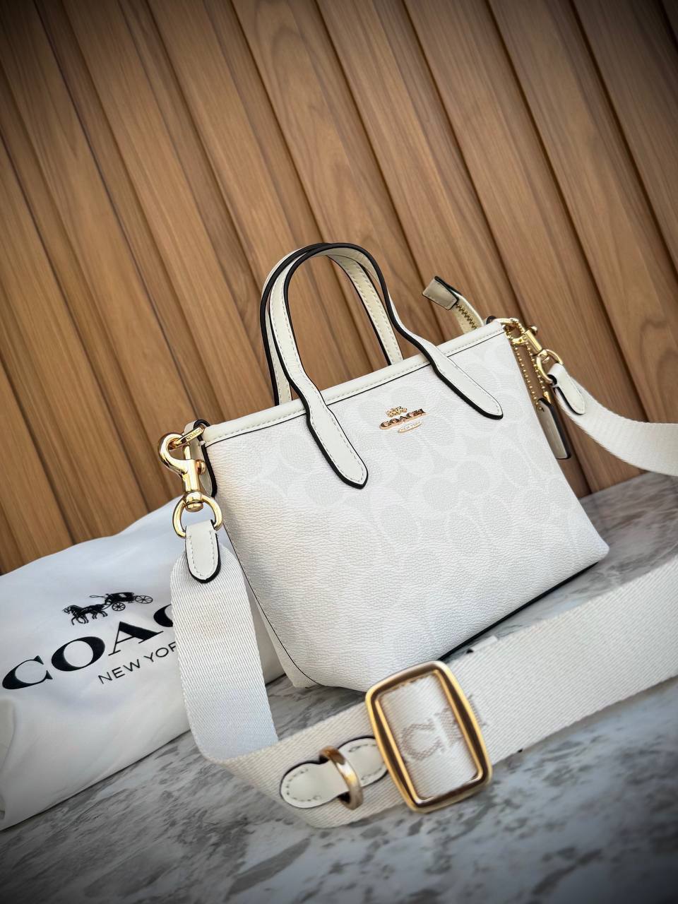 Coach City Tote Bag In Signature Canvas