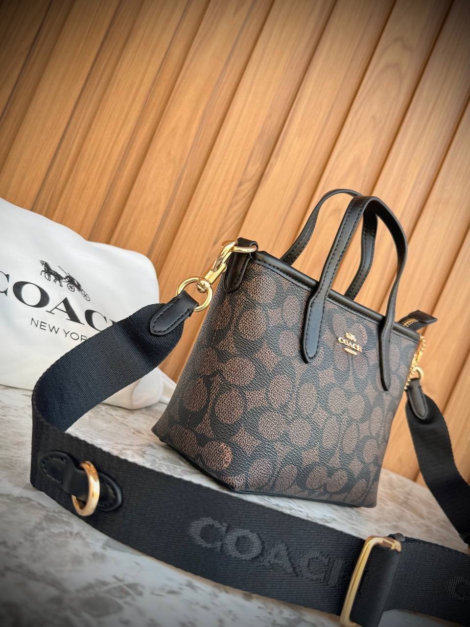Coach City Tote Bag In Signature Canvas
