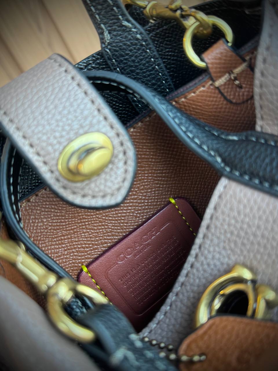 Coach Willow Tote 16 in Signature Canvas