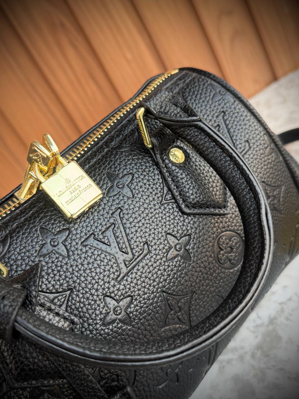 Louis Vuitton Speedy Bandoulière 22 in Monogram Empreinte Leather