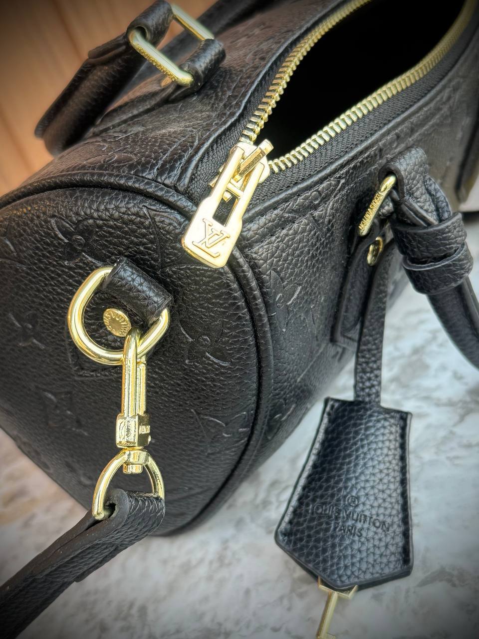 Louis Vuitton Speedy Bandoulière 22 in Monogram Empreinte Leather